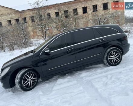 Черный Мерседес Р-Класс, объемом двигателя 3.5 л и пробегом 300 тыс. км за 7500 $, фото 2 на Automoto.ua