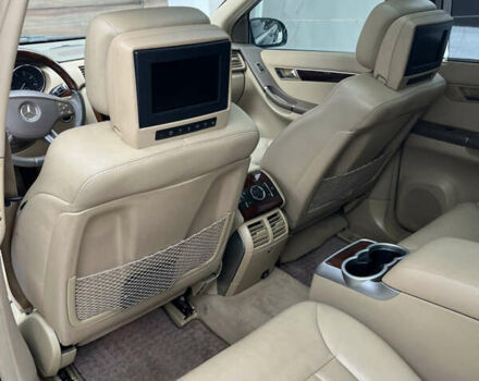 Черный Мерседес Р-Класс, объемом двигателя 3.5 л и пробегом 300 тыс. км за 7500 $, фото 18 на Automoto.ua