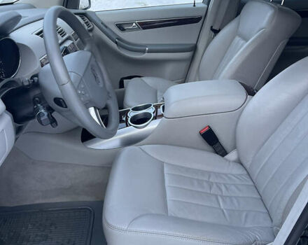 Черный Мерседес Р-Класс, объемом двигателя 5 л и пробегом 95 тыс. км за 11500 $, фото 9 на Automoto.ua