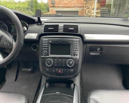 Черный Мерседес Р-Класс, объемом двигателя 3 л и пробегом 330 тыс. км за 12228 $, фото 2 на Automoto.ua