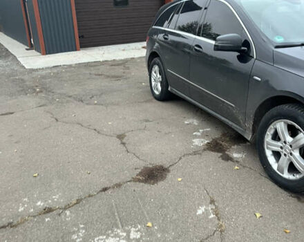 Чорний Мерседес Р-Клас, об'ємом двигуна 2.99 л та пробігом 380 тис. км за 15500 $, фото 4 на Automoto.ua