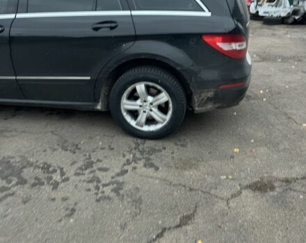 Черный Мерседес Р-Класс, объемом двигателя 3.6 л и пробегом 367 тыс. км за 15500 $, фото 2 на Automoto.ua