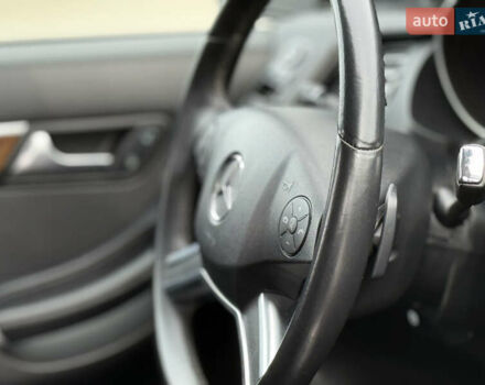 Черный Мерседес Р-Класс, объемом двигателя 3 л и пробегом 182 тыс. км за 16000 $, фото 16 на Automoto.ua