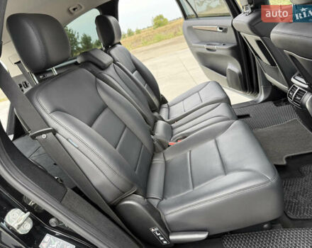 Черный Мерседес Р-Класс, объемом двигателя 3 л и пробегом 182 тыс. км за 16000 $, фото 6 на Automoto.ua