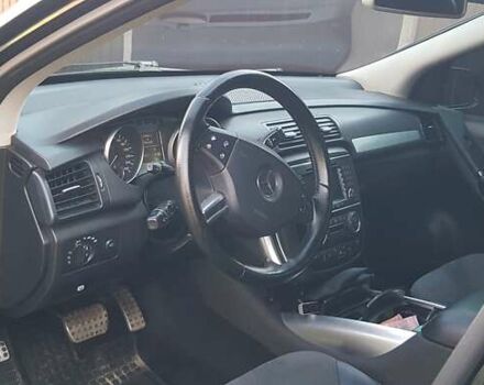 Чорний Мерседес Р-Клас, об'ємом двигуна 5 л та пробігом 259 тис. км за 9000 $, фото 24 на Automoto.ua