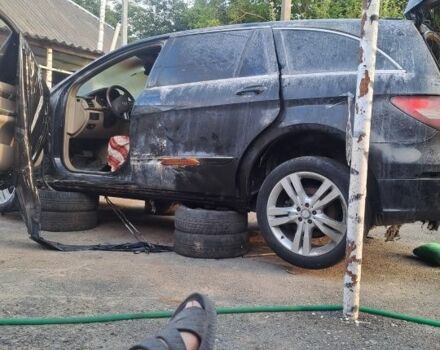 Чорний Мерседес Р-Клас, об'ємом двигуна 3 л та пробігом 280 тис. км за 2500 $, фото 2 на Automoto.ua