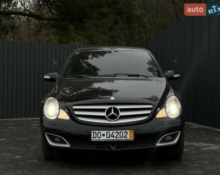 Чорний Мерседес Р-Клас, об'ємом двигуна 5 л та пробігом 134 тис. км за 6999 $, фото 1 на Automoto.ua