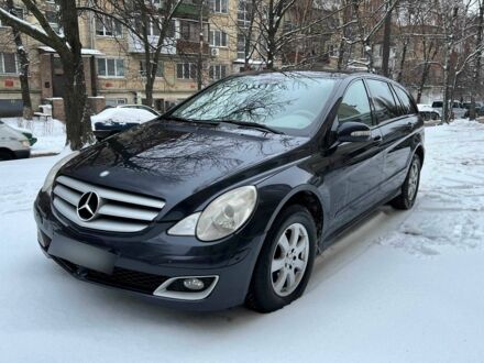Чорний Мерседес Р-Клас, об'ємом двигуна 3.2 л та пробігом 330 тис. км за 5766 $, фото 1 на Automoto.ua