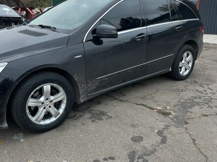 Черный Мерседес Р-Класс, объемом двигателя 3.6 л и пробегом 367 тыс. км за 15500 $, фото 1 на Automoto.ua