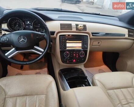 Червоний Мерседес Р-Клас, об'ємом двигуна 2.99 л та пробігом 345 тис. км за 9700 $, фото 11 на Automoto.ua