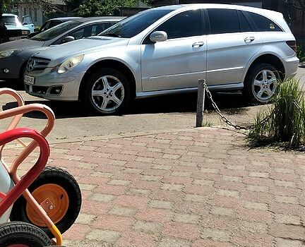 Сірий Мерседес Р-Клас, об'ємом двигуна 3 л та пробігом 280 тис. км за 6700 $, фото 1 на Automoto.ua
