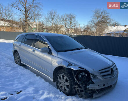 Серый Мерседес Р-Класс, объемом двигателя 3 л и пробегом 292 тыс. км за 5600 $, фото 3 на Automoto.ua