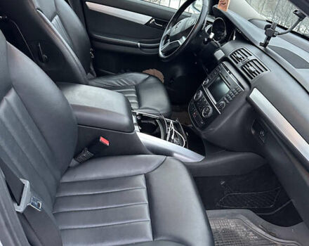 Серый Мерседес Р-Класс, объемом двигателя 2.99 л и пробегом 205 тыс. км за 11000 $, фото 3 на Automoto.ua