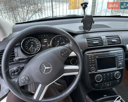 Серый Мерседес Р-Класс, объемом двигателя 2.99 л и пробегом 205 тыс. км за 11000 $, фото 4 на Automoto.ua