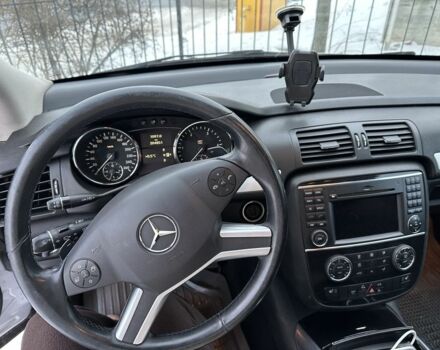 Серый Мерседес Р-Класс, объемом двигателя 3 л и пробегом 205 тыс. км за 11000 $, фото 4 на Automoto.ua