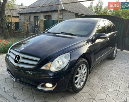 Синий Мерседес Р-Класс, объемом двигателя 2.99 л и пробегом 300 тыс. км за 7800 $, фото 1 на Automoto.ua
