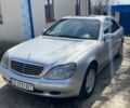 Серый Мерседес С 320, объемом двигателя 3.2 л и пробегом 290 тыс. км за 7500 $, фото 1 на Automoto.ua