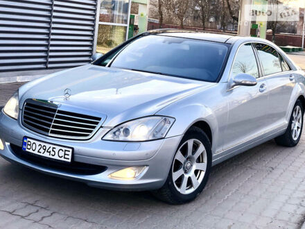 Мерседес С 320 2007 у Тернополі на Automoto.ua Сірий Мерседес С 320, об'ємом двигуна 3 л та пробігом 370 тис. км за 13900 $, фото 1 на Automoto.ua