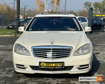 Білий Мерседес С 350, об'ємом двигуна 3 л та пробігом 291 тис. км за 21500 $, фото 1 на Automoto.ua
