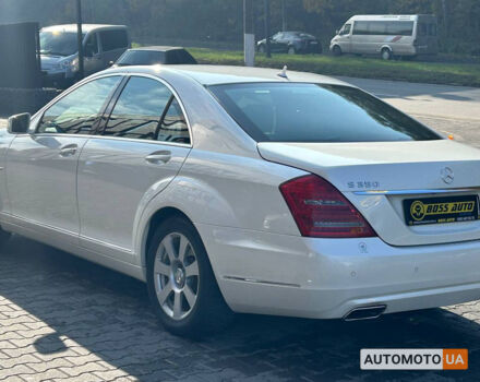 Білий Мерседес С 350, об'ємом двигуна 3 л та пробігом 291 тис. км за 21500 $, фото 3 на Automoto.ua