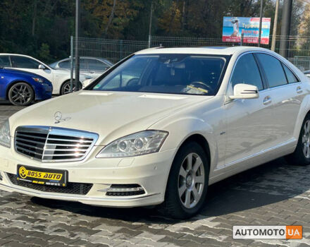 Білий Мерседес С 350, об'ємом двигуна 3 л та пробігом 291 тис. км за 21500 $, фото 2 на Automoto.ua