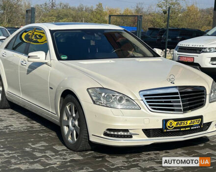 Білий Мерседес С 350, об'ємом двигуна 3 л та пробігом 291 тис. км за 21500 $, фото 1 на Automoto.ua