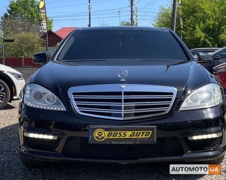 Черный Мерседес С 350, объемом двигателя 3.5 л и пробегом 244 тыс. км за 11999 $, фото 1 на Automoto.ua