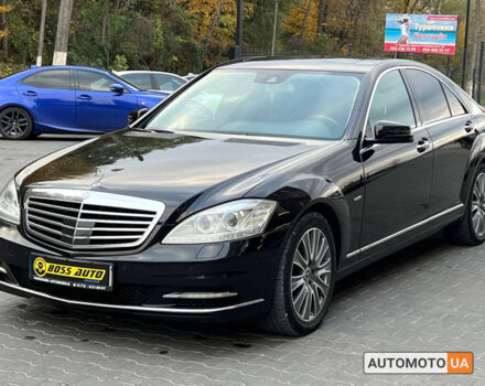 Чорний Мерседес С 350, об'ємом двигуна 3 л та пробігом 289 тис. км за 18200 $, фото 2 на Automoto.ua