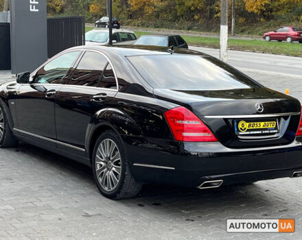 Чорний Мерседес С 350, об'ємом двигуна 3 л та пробігом 289 тис. км за 18200 $, фото 3 на Automoto.ua