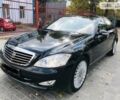 Чорний Мерседес С 350, об'ємом двигуна 3 л та пробігом 170 тис. км за 20000 $, фото 1 на Automoto.ua