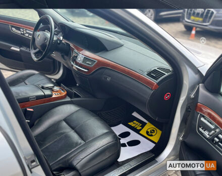 Сірий Мерседес С 350, об'ємом двигуна 3.5 л та пробігом 316 тис. км за 8800 $, фото 24 на Automoto.ua
