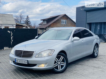 Мерседес С 350 2006 у Кам'янське - Дніпродзержинськ на Automoto.ua Сірий Мерседес С 350, об'ємом двигуна 3.5 л та пробігом 198 тис. км за 12500 $, фото 1 на Automoto.ua