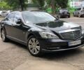 Сірий Мерседес С 350, об'ємом двигуна 3 л та пробігом 136 тис. км за 36800 $, фото 1 на Automoto.ua