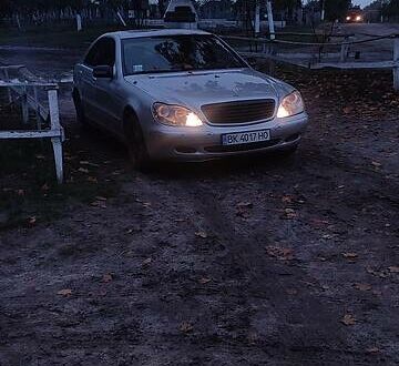 Мерседес С 400 2000 в Сарнах на Automoto.ua Серый Мерседес С 400, объемом двигателя 4 л и пробегом 250 тыс. км за 4449 $, фото 1 на Automoto.ua