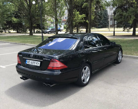 Черный Мерседес С 500, объемом двигателя 5 л и пробегом 320 тыс. км за 8000 $, фото 2 на Automoto.ua