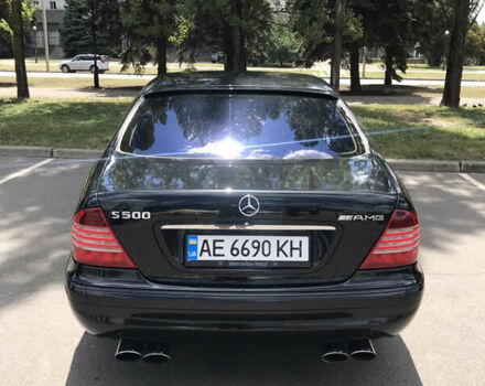 Черный Мерседес С 500, объемом двигателя 5 л и пробегом 320 тыс. км за 8000 $, фото 7 на Automoto.ua