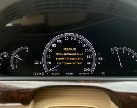 Черный Мерседес С 500, объемом двигателя 4.7 л и пробегом 149 тыс. км за 20900 $, фото 13 на Automoto.ua