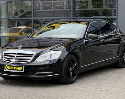 Черный Мерседес С 500, объемом двигателя 4.7 л и пробегом 149 тыс. км за 20900 $, фото 2 на Automoto.ua