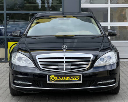 Черный Мерседес С 500, объемом двигателя 4.7 л и пробегом 149 тыс. км за 20900 $, фото 1 на Automoto.ua