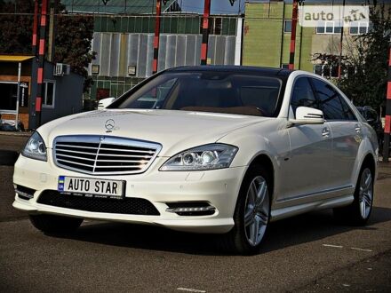 Мерседес С 550 2012 в Черкассах на Automoto.ua Белый Мерседес С 550, объемом двигателя 4.7 л и пробегом 240 тыс. км за 21950 $, фото 1 на Automoto.ua