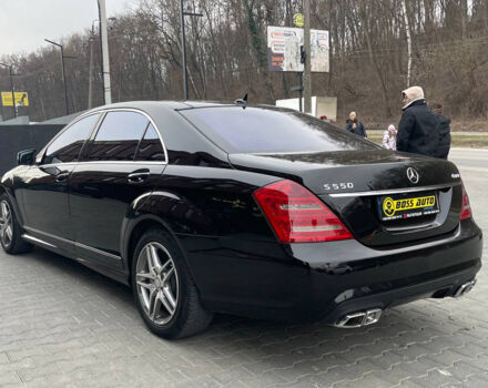 Чорний Мерседес С 550, об'ємом двигуна 5.5 л та пробігом 251 тис. км за 14500 $, фото 3 на Automoto.ua