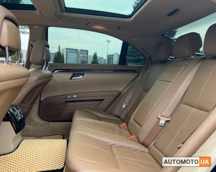 Чорний Мерседес С 550, об'ємом двигуна 5.5 л та пробігом 273 тис. км за 11999 $, фото 8 на Automoto.ua