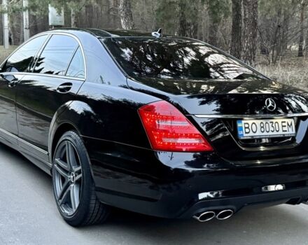 Чорний Мерседес С 550, об'ємом двигуна 5.46 л та пробігом 0 тис. км за 10999 $, фото 2 на Automoto.ua