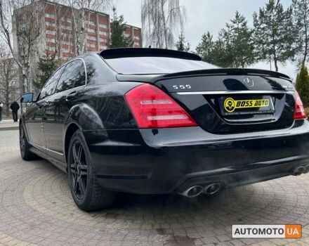 Чорний Мерседес С 550, об'ємом двигуна 5.5 л та пробігом 273 тис. км за 11999 $, фото 3 на Automoto.ua