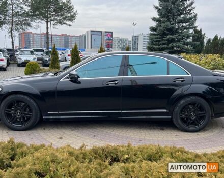 Чорний Мерседес С 550, об'ємом двигуна 5.5 л та пробігом 273 тис. км за 11999 $, фото 2 на Automoto.ua