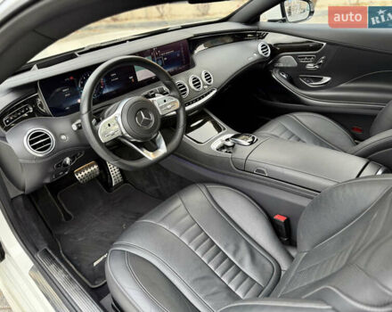 Білий Мерседес С Клас, об'ємом двигуна 3.98 л та пробігом 37 тис. км за 99990 $, фото 44 на Automoto.ua