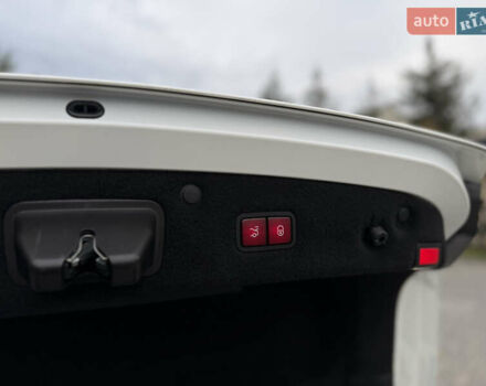 Білий Мерседес С Клас, об'ємом двигуна 3.98 л та пробігом 37 тис. км за 99990 $, фото 80 на Automoto.ua