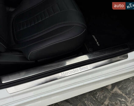Білий Мерседес С Клас, об'ємом двигуна 3.98 л та пробігом 37 тис. км за 99990 $, фото 84 на Automoto.ua