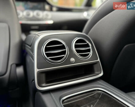 Білий Мерседес С Клас, об'ємом двигуна 3.98 л та пробігом 37 тис. км за 99990 $, фото 49 на Automoto.ua