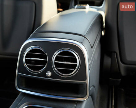 Белый Мерседес С Класс, объемом двигателя 3.98 л и пробегом 36 тыс. км за 120000 $, фото 46 на Automoto.ua